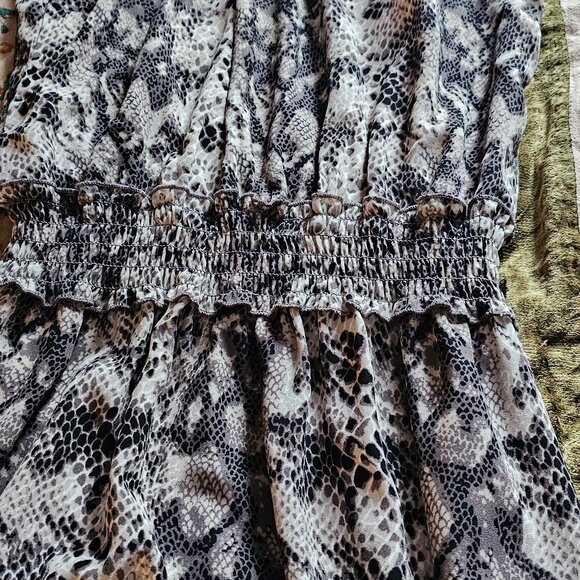 snake pattern dress - Picture 3 of 3